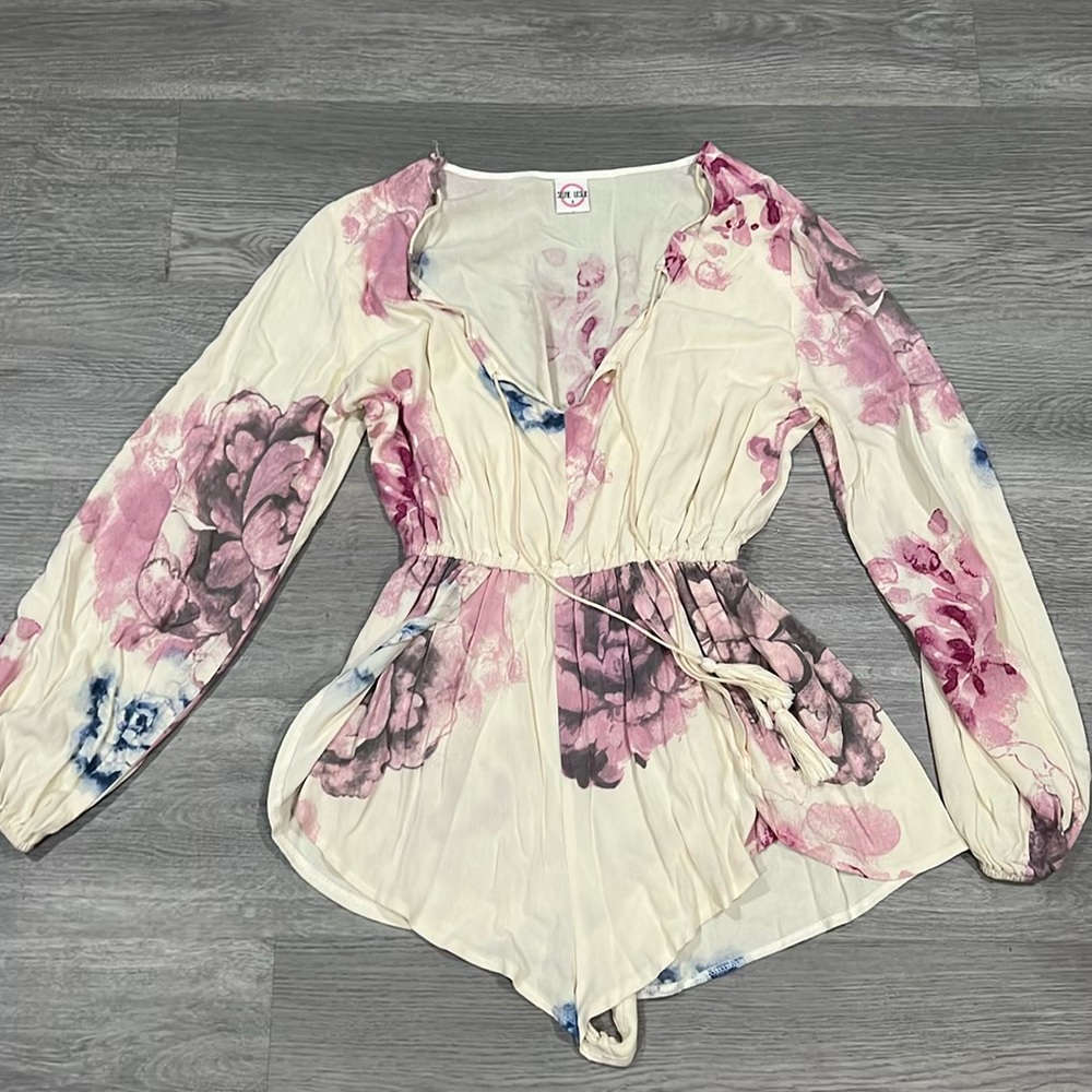 Selfie Leslie Floral Long-Sleeved Romper